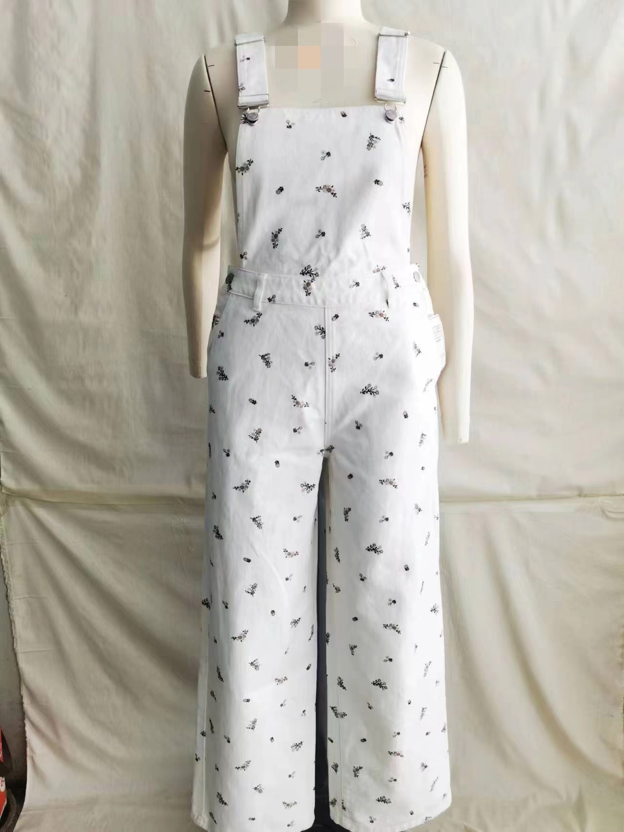 印花背带裤_kg体育下载